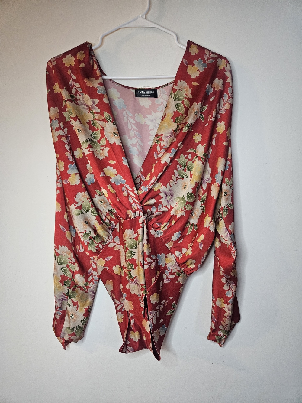 Zara Red Floral Satin Draped Bodysuit Long Sleeve Deep V-Neck Faux Wrap Top S